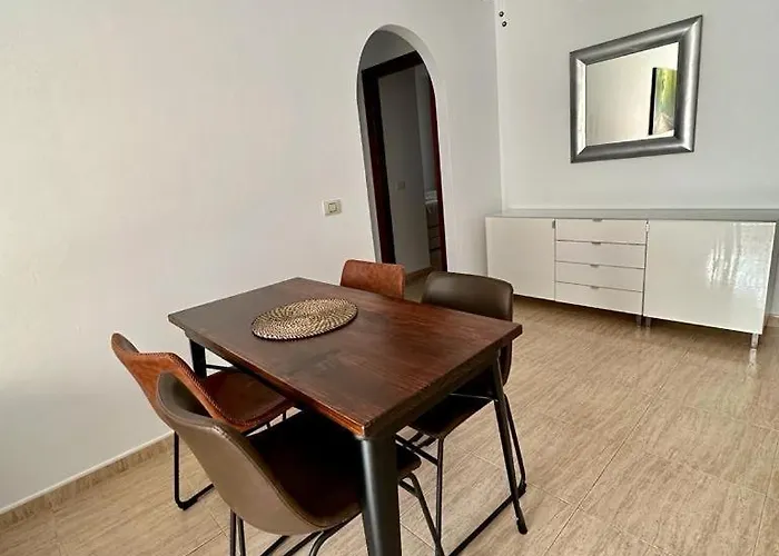 Abrigos Holidays Playa לוס אבריגוס